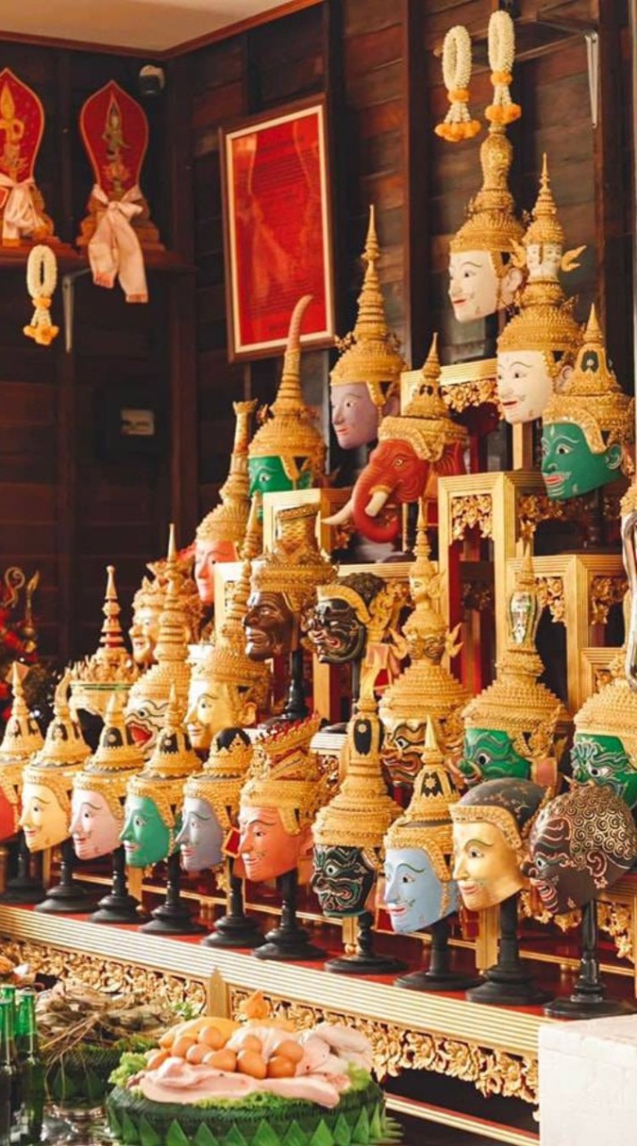 ข่าวสาร : เรือนอินทรวรรักษ์  ( พ่อครูตั้ง สุโขทัย )