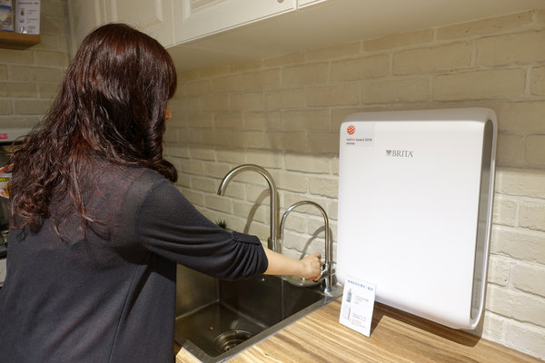 COVEx夏普展演活動，捷運小巨蛋站智慧生活館，結合咖啡店、家電體驗、廚藝教室、精選生活好物、特賣會，可場地租借且有網美牆打卡的主題式情境賣場