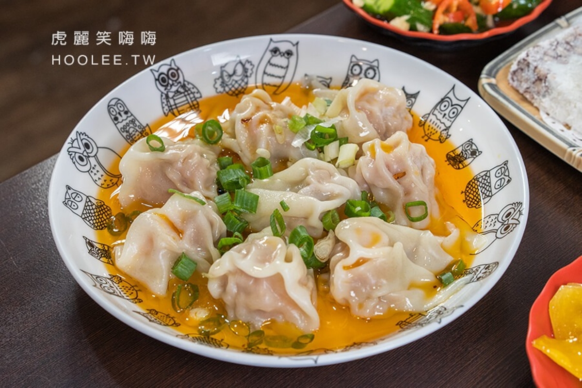 炸餡流沙包太犯規！高雄超夯「爆汁湯包」網推不輸鼎泰豐，絲瓜蒸餃也必點