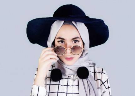 5 Aksesori Hijab yang Hits di Instagram Untuk Digunakan Saat Perpisahan Sekolah