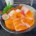 サーモン丼 - 実際訪問したユーザーが直接撮影して投稿した魚介 / 海鮮料理天羽商店の写真のメニュー情報