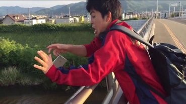 拋拋下手機，真係拋咗落河.....