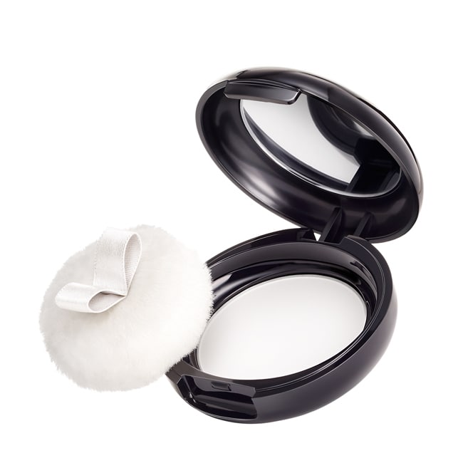 可於底妝前使用UNT完美持久控油飾底乳打底，控油效果加倍，同時防護，長效持妝一整天。 如欲加強控油持妝效果或提亮局部肌膚，可用粉撲適量反覆輕拍。 外出時，可隨時進行補妝。 若眼皮容易出油、造成眼妝暈開