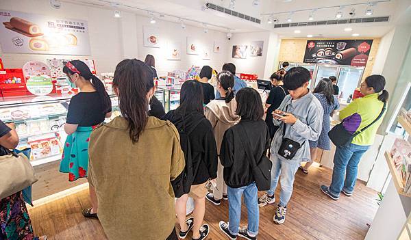 【石牌美食】亞尼克石牌店-剛開幕就大爆人潮的超人氣生乳捲甜點店