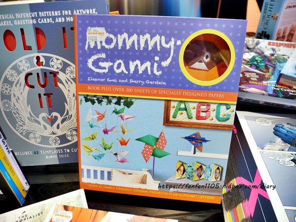 【台中烏日】大野狼國際書展 #TCIEC 臺中國際展覽館 #免門票 #200萬本書籍 #貼紙書 #奇幻投影AR立體書 #兒童外文書 #3D立體書 (8).JPG