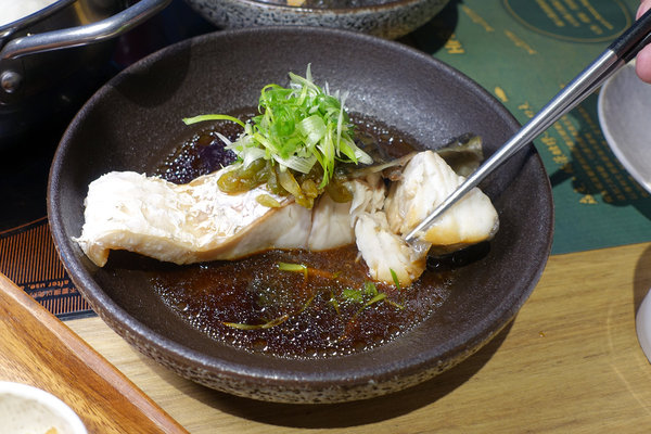 Hi-Q褐藻生活館Hi-Q鱻食，南京三民站不限時餐廳，文創、購物、美食、活動場地租借，網美必備美食養顏鍋，免費WIFI及插座咖啡紅茶免費喝