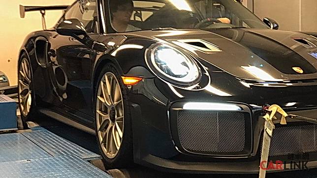 全球第一輛零四 九秒台 Porsche 991 2 Gt2 Rs 準800hp式樣 首度現身 Carlink鏈車網 Line Today