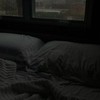 夢ばかりなる手枕に、
