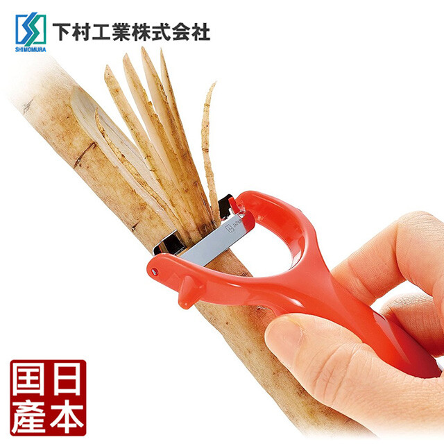 清鬆將牛蒡蘿蔔等根莖類刨絲 使用420刃具級不鏽鋼材 日本製造品質保證 簡單調理食物的小幫手 產品規格 重量約33g 材質 刀刃部---sus 420不銹鋼 手把---abs樹脂 製造下村工業株式會社