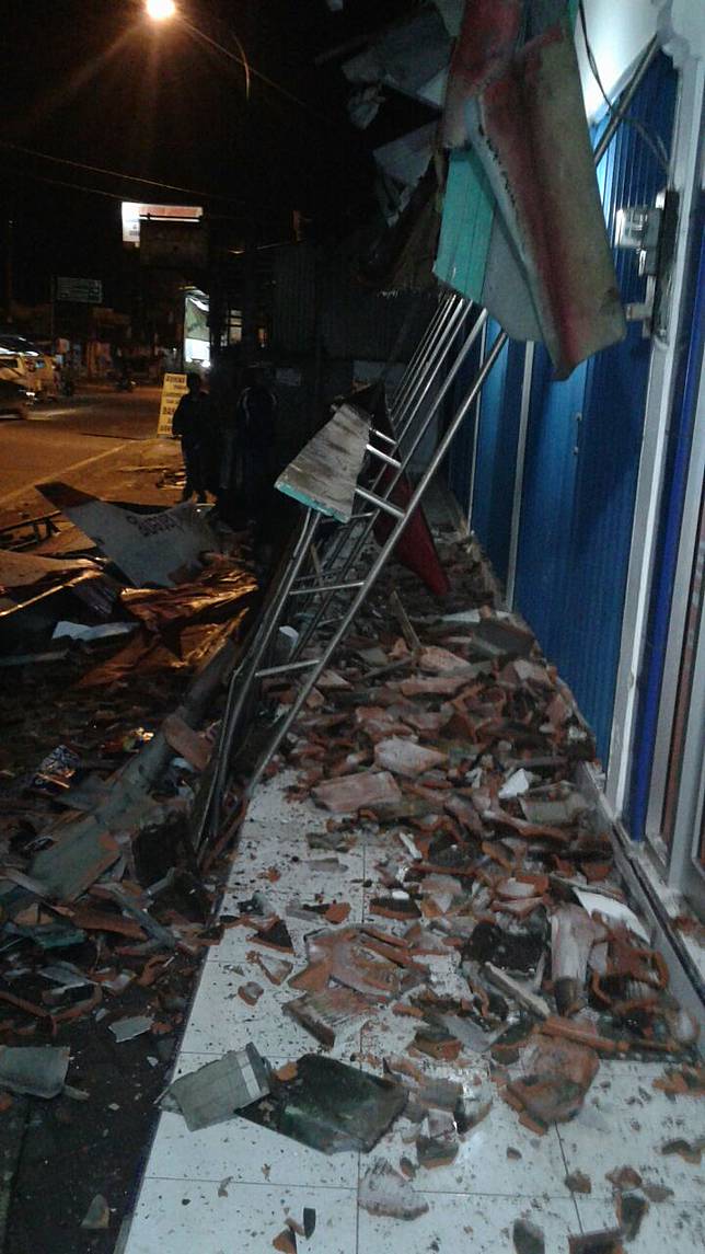 10 Potret Kondisi Terkini Akibat Gempa di Berbagai Wilayah ...