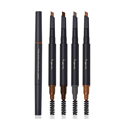 【商品特色】 防水耐汗膠筆，質地滑順，色澤飽滿，一筆畫出完美眉型 斜切免削筆芯，附螺旋眉刷 產品說明：請參考頁面圖示說明 保存期限：2023.04.22 進貨來源：原廠商授權經銷公司貨 產地：台灣 商