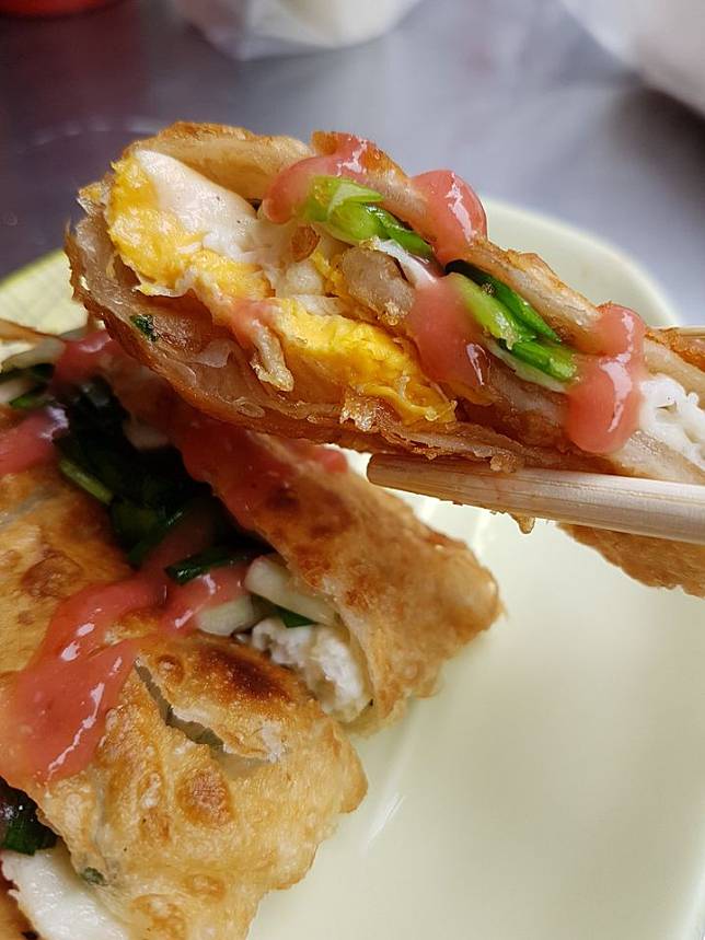 ▲韭菜口味的蛋餅，滋味辛香特別。(圖/過上好日子-邱俊智) 