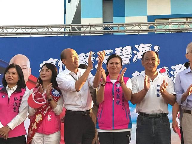 韓國瑜號召淨灘，支持者無垃圾可撿