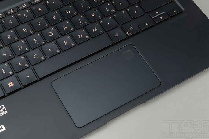 Asus ZenBook S UX391UA 評測：1公斤輕薄旗艦新作，集合主流與商務筆電優勢