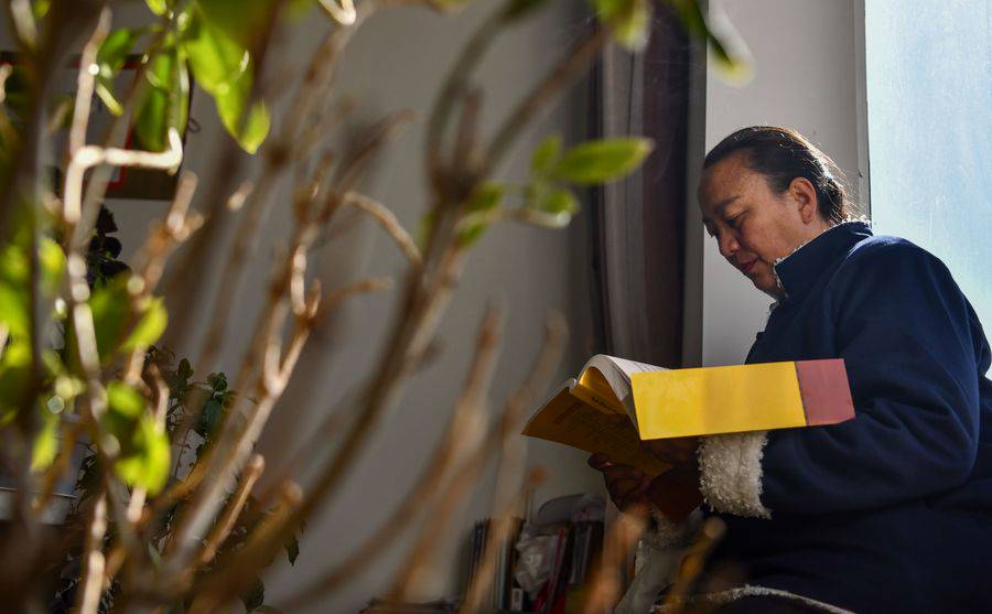 Profile A publicspirited female lawyer in Tibet XINHUA LINE TODAY