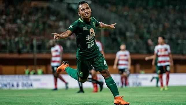  Persebaya Surabaya alhasil angkat bicara terkait denda yang dijatuhkan Komisi Disiplin  Sabung Ayam Online Didenda Rp300 Juta, Persebaya: Komdis Tidak Mendidik!