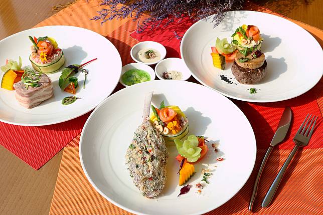 3F饗樂全日餐廳2021/05/08、05/09午、晚餐時段獻出「美麗嬌點」母親節半自助百匯陸系列主菜三選一。（圖/日月千禧）