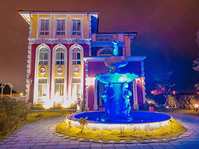 ▲卡布雷莊園的夜晚之美（圖/ IG @katie07260726）