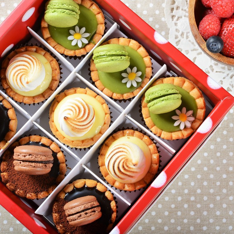 2015蘋果日報母親節蛋糕評比派對類冠軍，3款特製小塔，檸檬酸酸甜甜、巧克力苦甜不膩、抹茶紅豆醇濃回甘，人氣經典一次滿足!!