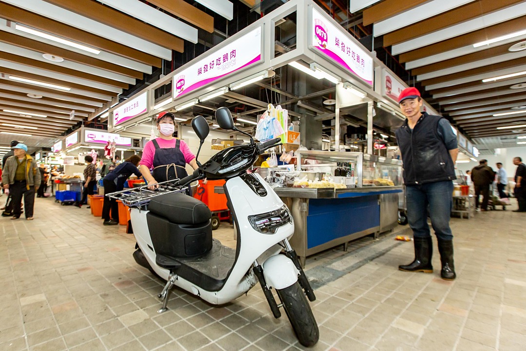 中華 iE125 Pickup 電動車進駐台北環南市場，帶來更乾淨的購物環境