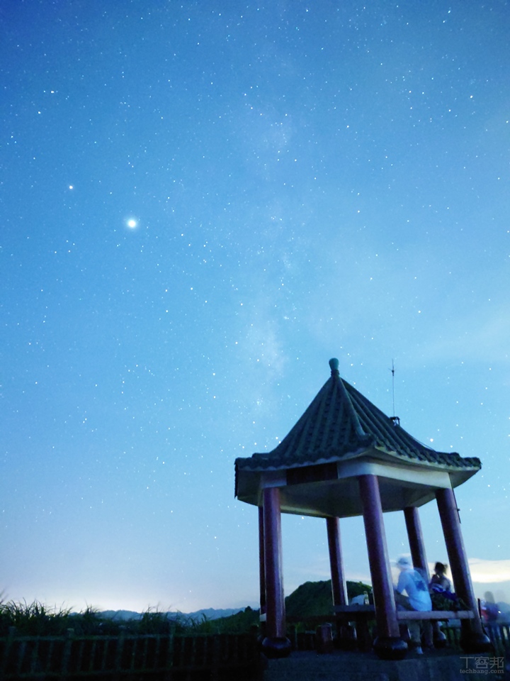 Sony Xperia 1 II，24mm、30s、f/1.7、ISO 2500