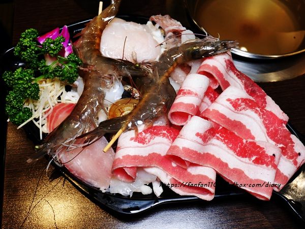 【中和美食】鮮來一鍋 #霜降牛肉 #活跳蝦 #雙人套餐680元 #不收服務費 #自助吧無限供應 (5).JPG