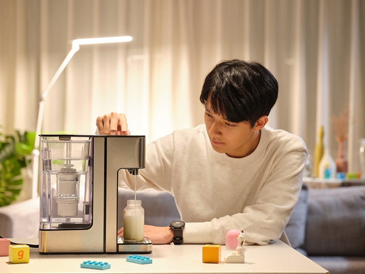 Haier 在台推出全淨化海豚瞬熱式淨水器，免拉線、出水瞬間加熱、生飲級濾心