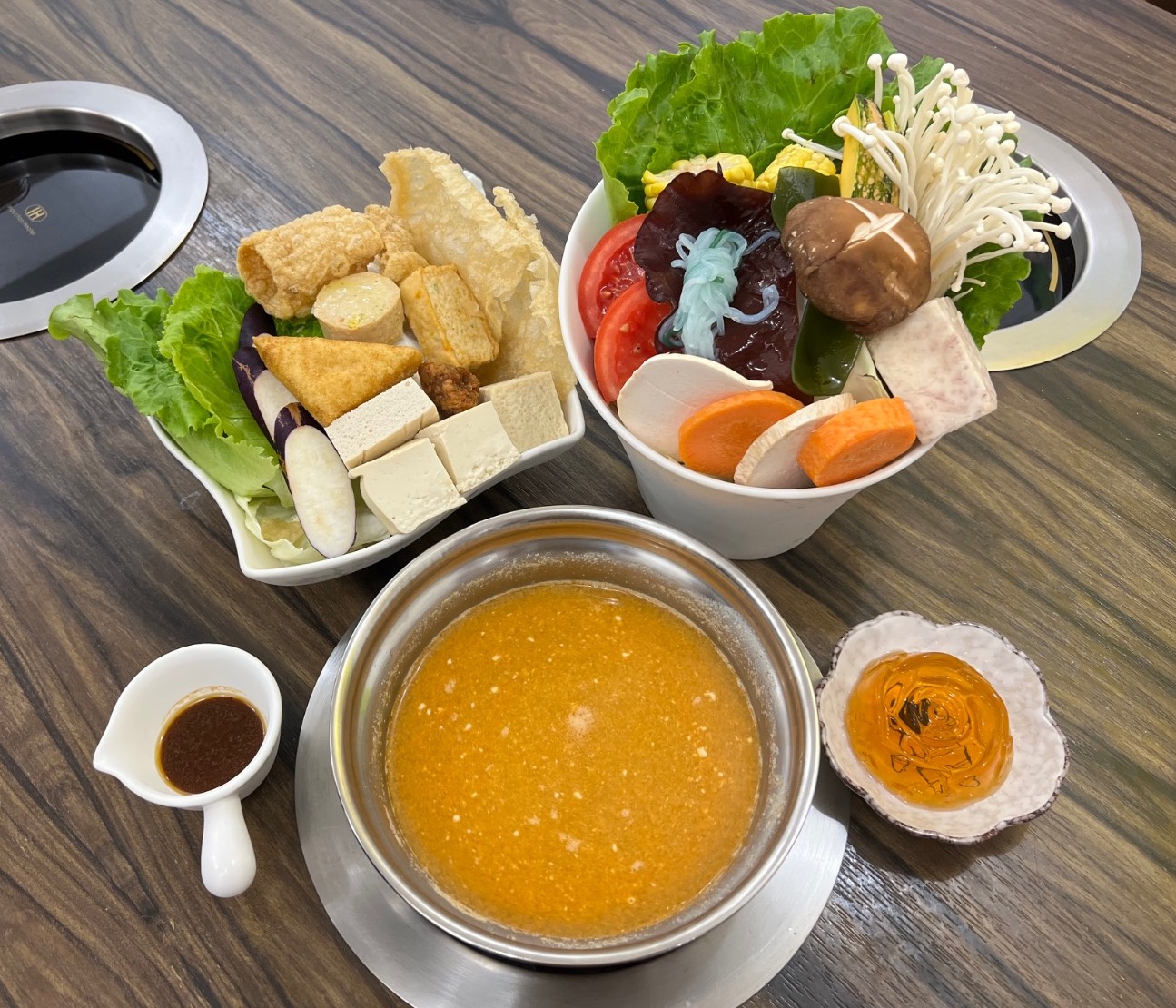 湯鮮しゃぶしゃぶ素食小火鍋