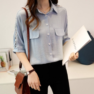 La Belleza素色圈圈織紋鏤空五分袖假口袋絲滑開釦襯衫