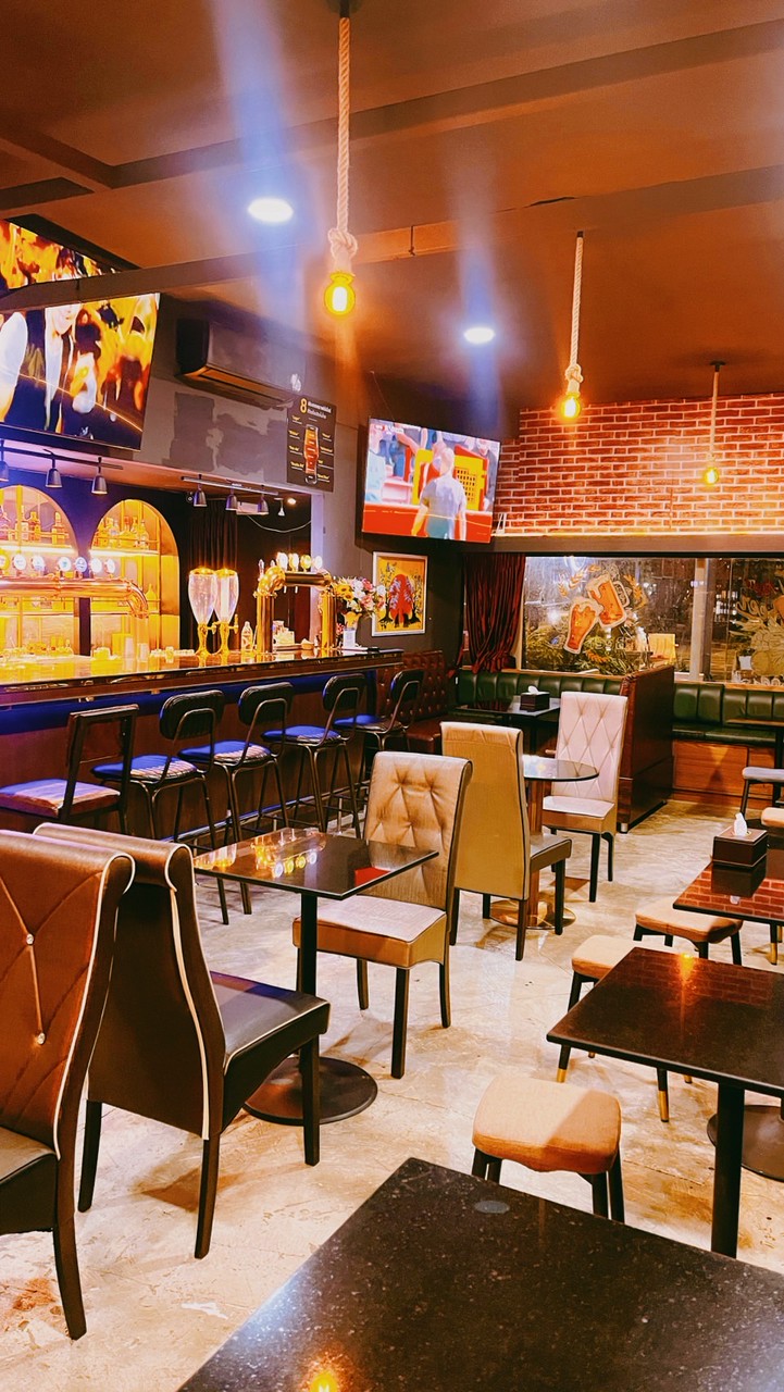 ร้าน คราฟต์เบียร์ ถนนเพชรบุรีตัดใหม่