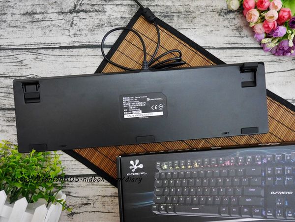 【機械鍵盤推薦】B.FRiEND CK1機械光軸鍵盤 #鋁合金面板 #RGB背光 #人體工學鍵帽 (9).JPG