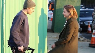 「超殺女」克蘿伊摩蕾茲與布魯克林腳踏車約會，甜蜜互動羨煞一票人！