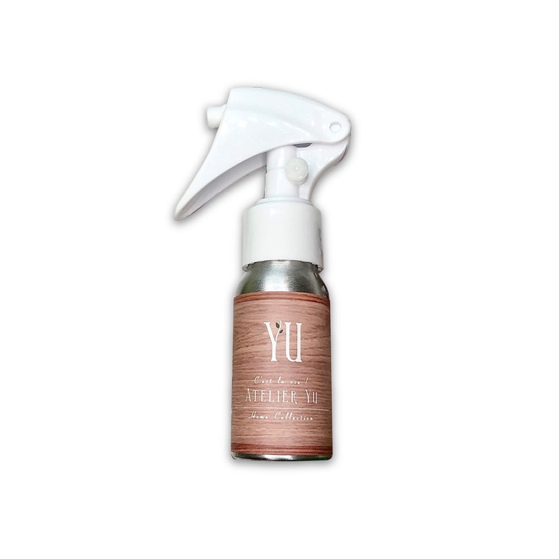 品牌：Atelier YU規格：香氛噴霧鋁製瓶30ml保存期限：3年可愛隨身鋁製香氛噴瓶 30ml約可噴240下，輕鬆按壓噴頭噴瓶可上鎖，不用擔心噴瓶容易按壓到木紋中性木質系列香氛選擇：-Boyfri