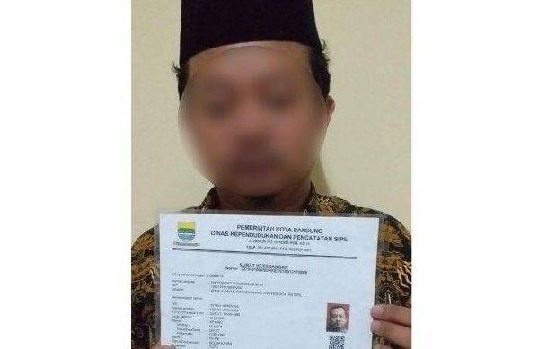 Herry Wiryawan, guru pesantren di Bandung yang perkosa 12 santrinya sampai melahirkan.