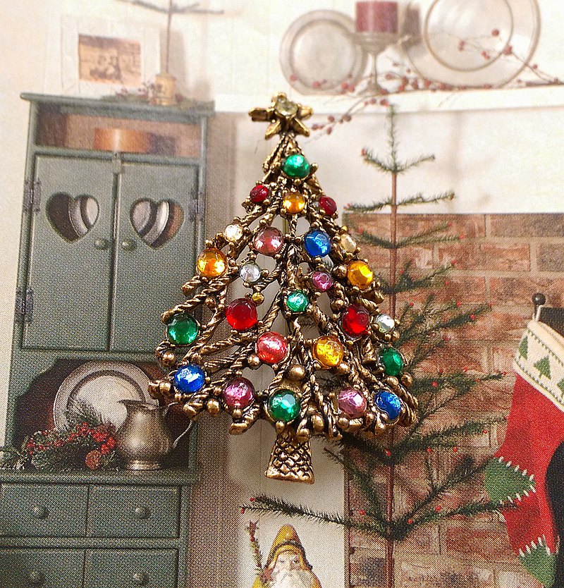 我們販售西洋古董老件飾品，非全新商品，照片均是實物拍攝，品況如圖， 請勿以全新商品的標準看待。 我們收的老飾品均是1960~1980年代在美國社會流行首飾風格，非此物件正確的製造年份。 請粉絲朋友們需