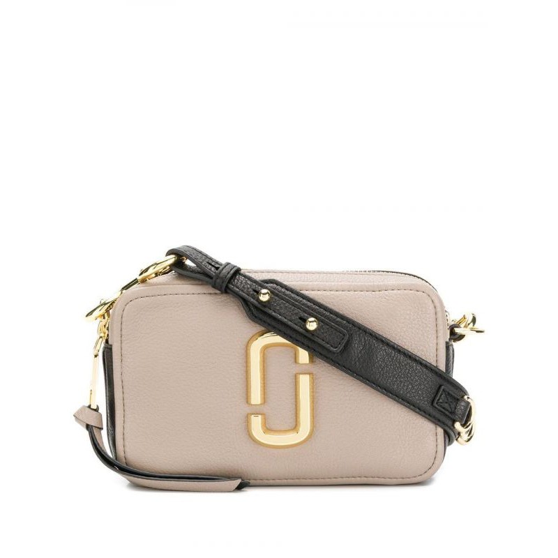 ※商品附件: 均為專櫃品牌所附物品原配物件 如卡.防塵袋等各別品牌附件有些不同 項目依專櫃原附為主 ※100%專櫃真品保證※因測量方法不同，商品若存在 1 至 2 公分誤差，恕不視為瑕疵※商品顏色均以