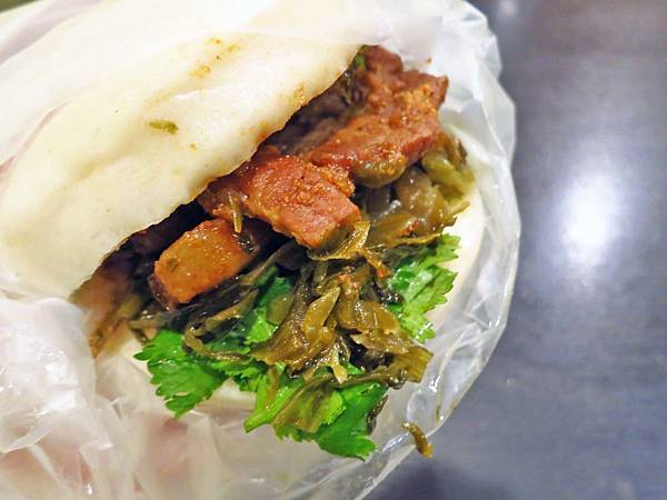 【桃園美食】阿忠刈包-超多人推薦的刈包店 【桃園美食】阿忠刈包-超多人推薦的刈包店