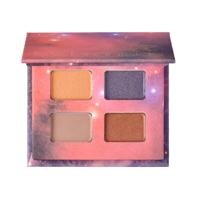 詳細介紹 此為廠商直送商品， 預計出貨日2-5天 商品規格 商品簡述 2019 HOLIDAY COLLECTION 霧面、珠光、金蔥不同質地，享受玩色樂趣的眼影組合。 品牌 DAZZSHOP 規格