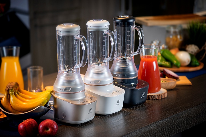 伊萊克斯推出全新「主廚系列」全能調理果汁機，搭載10度傾角設計與三段瞬速功能