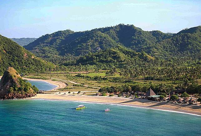 9 Spot Makan Dengan View Laut Paling Cantik Di Lombok