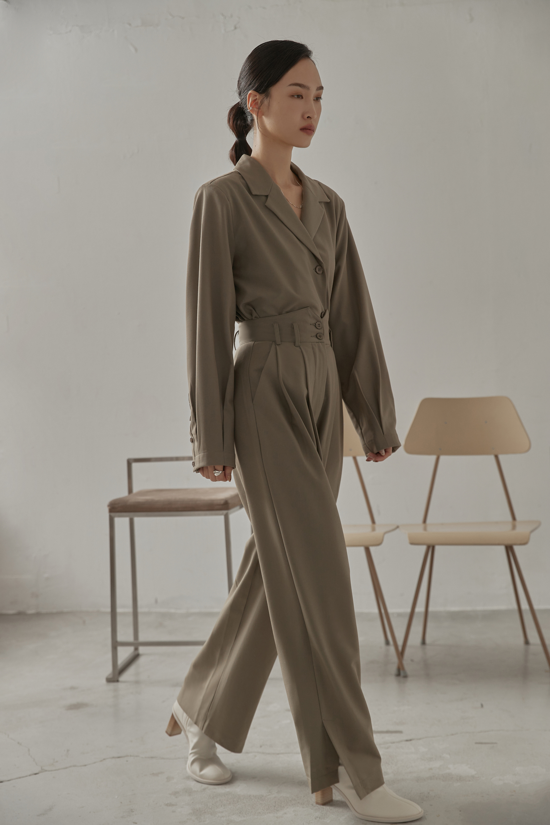 切口細節開衩西裝褲-mouggan