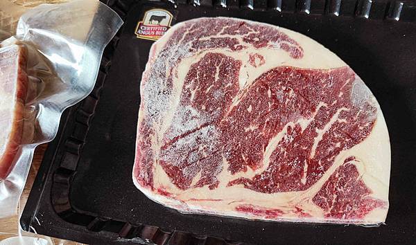 【宅配美食】唯典客-老饕級肉品、頂級肉品、頂級和牛、頂級食材、威靈頓牛排！年菜肉品必備、火鍋季肉品、干貝CAB 美國熟成沙朗%2F肋眼牛排、巧克力和牛後腰牛排、北海道超巨大干貝