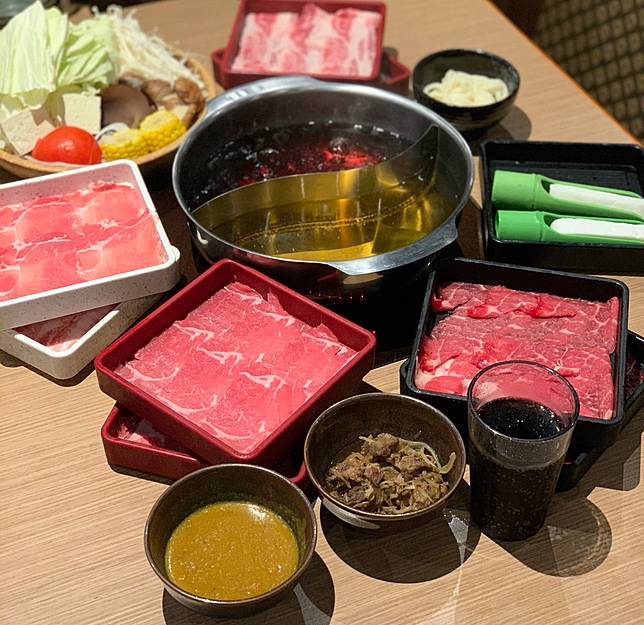 高雄草衙捷運站美食 獨享百貨園區裡的山珍海味 草衙捷運站周邊美食7大推薦