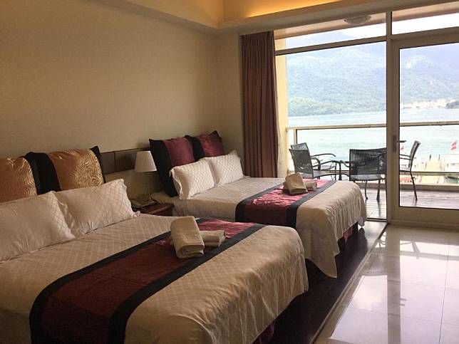 ▲另一種四人房型，同樣面湖（圖：明湖采堤渡假館）