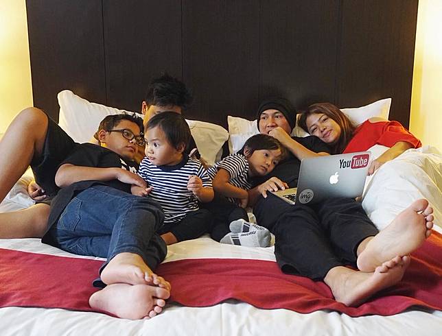 9 Artis Ini Punya Anak Lebih dari Tiga, Rumah Makin Rame Deh