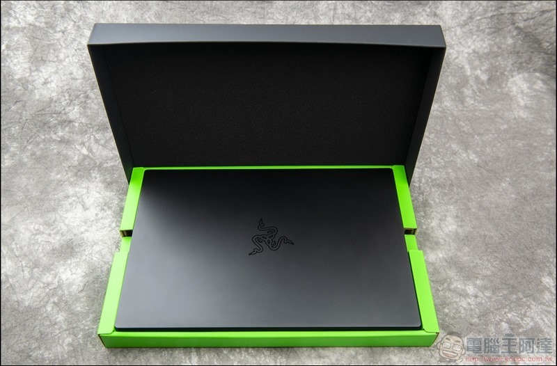 Razer Blade Stealth 13輕薄電競筆電開箱 - 06