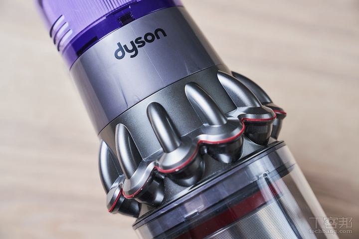 獨家專訪 Dyson 工程師，解密新一代 Dyson V11 吸塵器背後強勁的吸力性能與續航表現