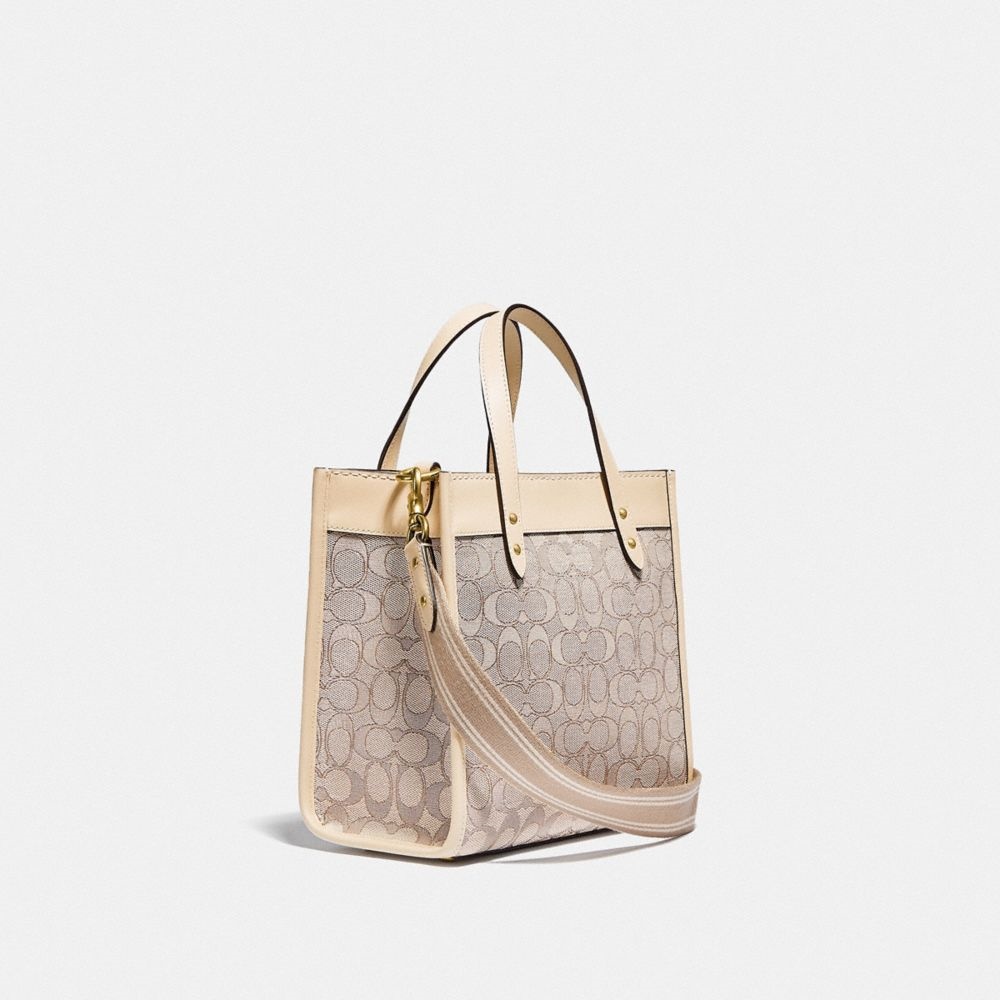 COACH-FIELD 22 經典 SIGNATURE 緹花面料托特手袋