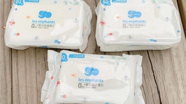 les enphants/麗嬰房舒柔超厚嬰兒濕巾，純水濕紙巾紙張增厚高含水量，材質柔軟不易摩擦肌膚。採用EDI超純水，不含酒精、香料及MI、Paraben、丙二醇等風險成分。多次貼濕巾蓋能重複使用，感覺更環保。肌膚保養/夏季護膚/擦拭肌膚/清潔肌...