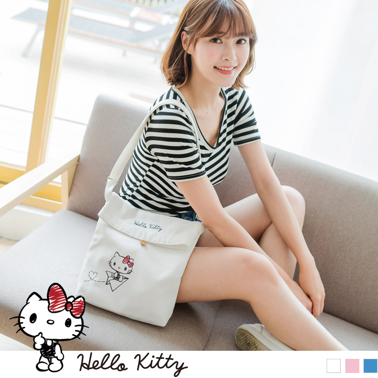 KITTY搭配飛機印圖 甜美中又帶點文青的氛圍 不僅可以肩背也可斜背的版型 甜美的模樣令人愛不釋手 ********************** 小提醒：釦可開、肩帶可調 ＊包包寬約28cm．高約37